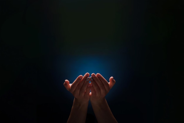 La importancia de la oración para la protección en la noche oscura