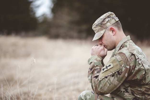 Aprende a utilizar la oración como una herramienta poderosa para protegerte en tiempos de guerra