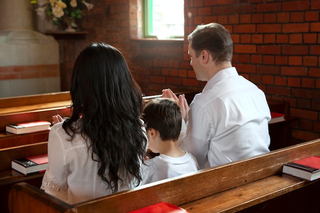 Cómo hacer una oración antes de la comunión: Pasos sencillos para elevar tu experiencia religiosa