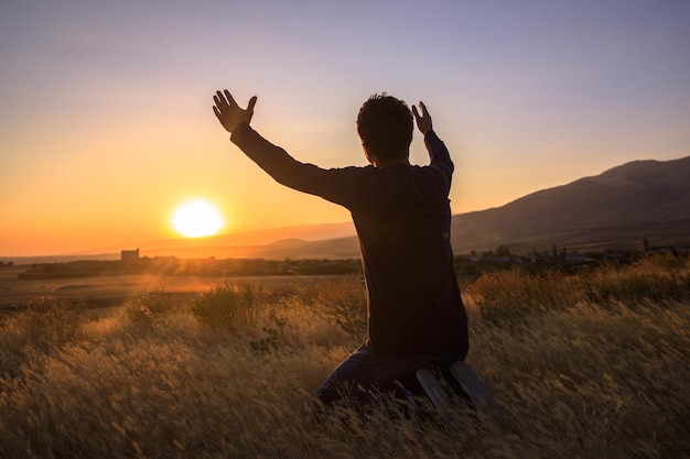 La Oración de la mañana, una poderosa herramienta para comenzar el día con paz y gratitud