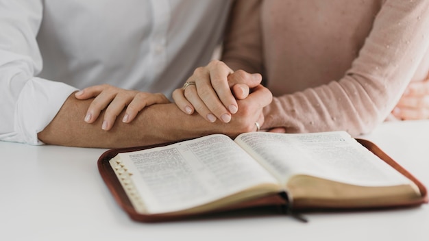 El poder de la oración para sanar en momentos de enfermedades crónicas