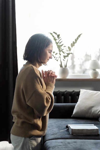 Ejemplos de cómo expresar gratitud en oración por la vida cotidiana