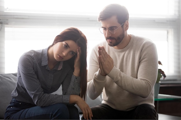 Ejemplos de oraciones específicas que fomentan la comunicación y el perdón en una relación de pareja