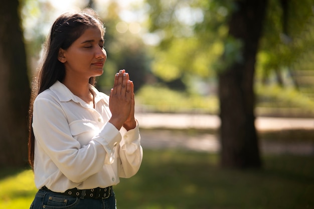 Cómo rezar la Oración a Santa Gabriela para recibir su protección