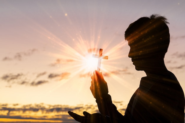 La oración para la sabiduría espiritual: Descubre cómo la oración puede ser una herramienta poderosa para obtener claridad y dirección en tu camino espiritual
