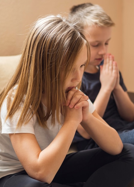 La oración puede ser una poderosa herramienta para proteger a los niños